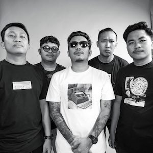 Kumpulan Chord Gitar Lagu Ngatmombilung